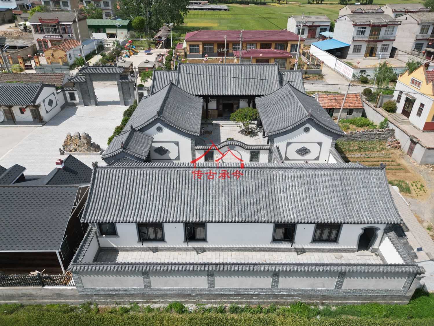 鄉(xiāng)村中式合院 建成案例、宅基地合院 實(shí)景航拍圍合式中式合院 院落布局