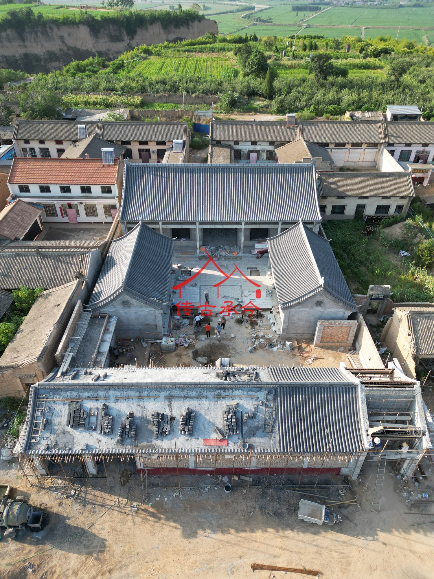 建設(shè)中的合院實(shí)景航拍