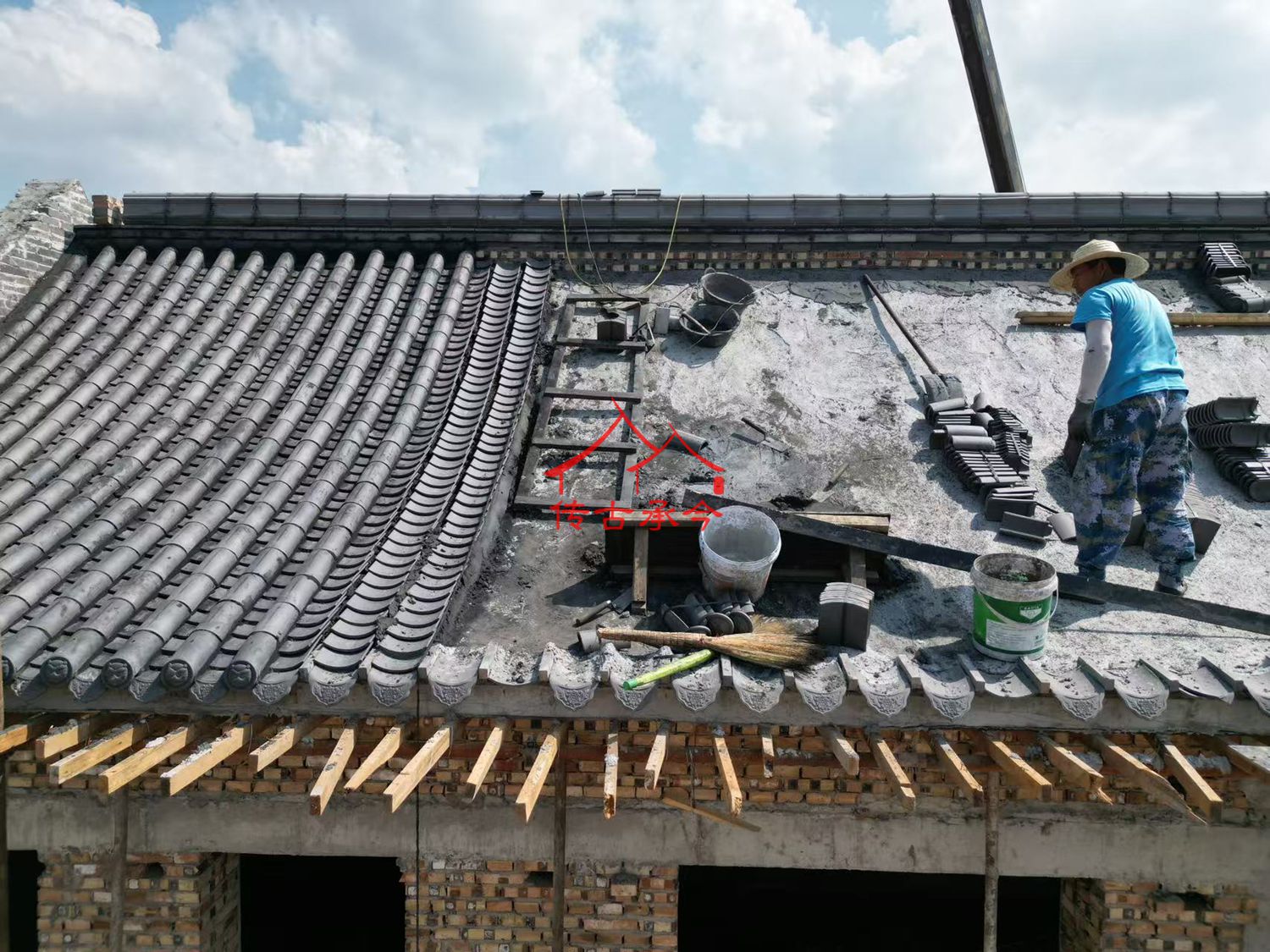 傳統(tǒng)合院常用的筒瓦、板瓦樣式