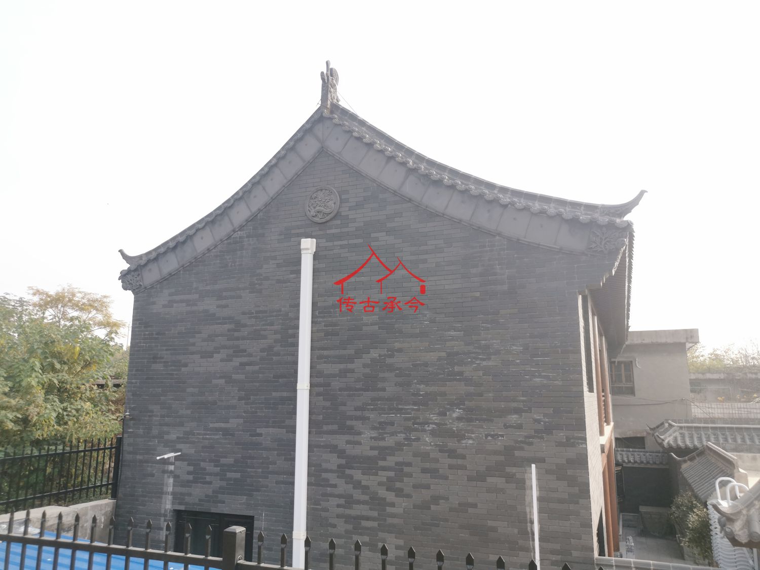 新中式傳統(tǒng)建筑、仿古民居外墻設(shè)計(jì)、中式宅院側(cè)立面