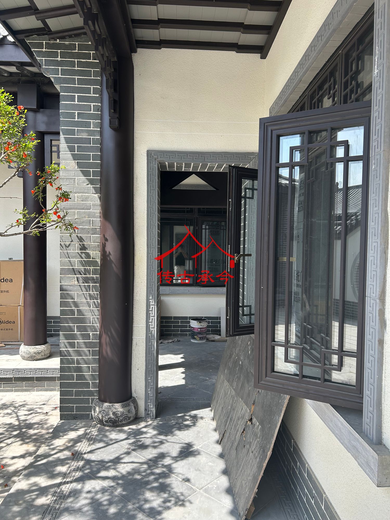 仿古門窗 中式檐下格柵、傳統(tǒng)建筑 檐廊立柱裝飾