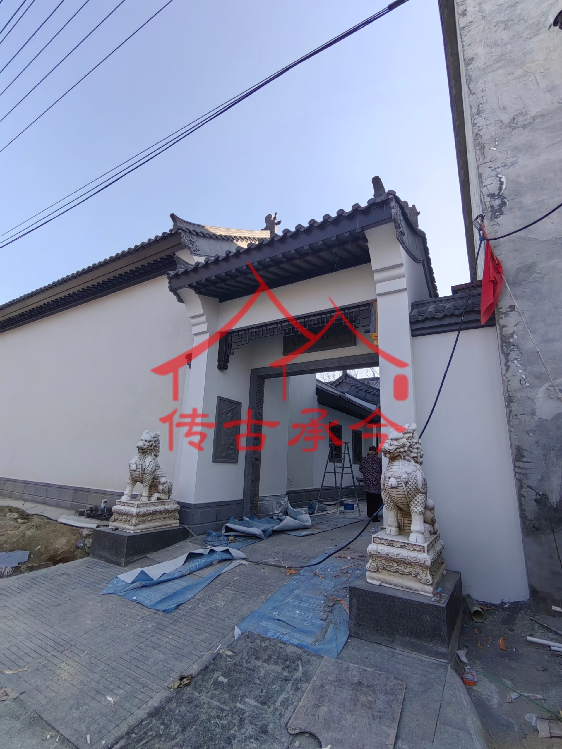 中式兩層四合院大門實拍